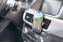 Cellularline Spin - Universal Supporto smartphone da auto per alette di aerazione